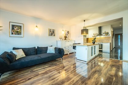 Dom 280 m2 z garażem i parkingiem w centrum Brzezin dom Brzeziny