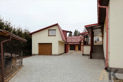 Wyjątkowa nieruchomość w Brzeznej z dwoma domami i halą dom Brzezna