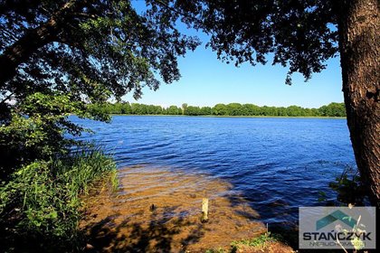 Działka nad jeziorem z mediami (1095 m²) w Golczewie działka Golczewo