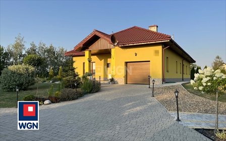Sprzedam przestronny dom 218 m² w Książnicach z dużą działką dom Książnice, Książnice