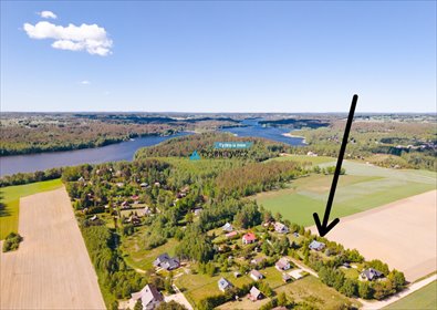 Urokliwa działka z nowoczesnym domkiem nad jeziorem działka Podjazy, Amalka