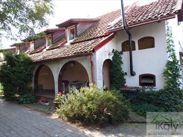 Na sprzedaż gospodarstwo agroturystyczne 460 m² z ogrodem i stodołą dom Liwa
