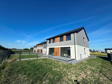 Dwupoziomowe 4-pokojowe mieszkanie z klimatyzacją i pompą ciepła mieszkanie Zaczernie