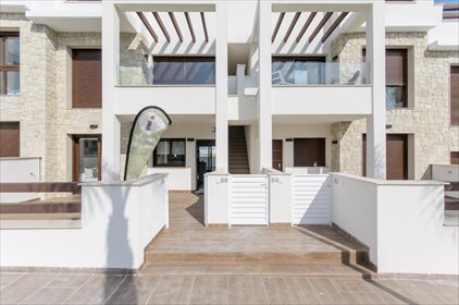 Zapraszam do obejrzenia nowoczesnych bungalowów 70 m² z panoramicznym widokiem na słoneczną lagunę dom Alicante, Costa Blanca