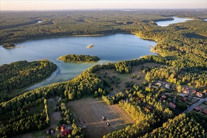 Sprzedam działkę nad jeziorem Wiartel z domkami i linią brzegową działka Wiartel Mały