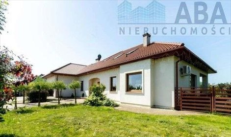 Na sprzedaż przestronny dom 284 m² z garażem i ogrodem dom Branno