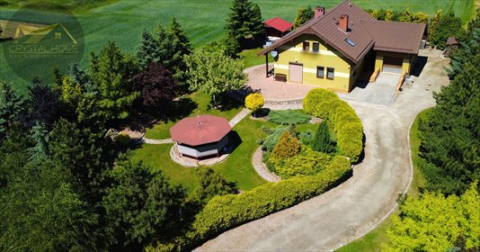 Przestronny dom z kominkiem i ogrodem na 20 arów dom Burkatów