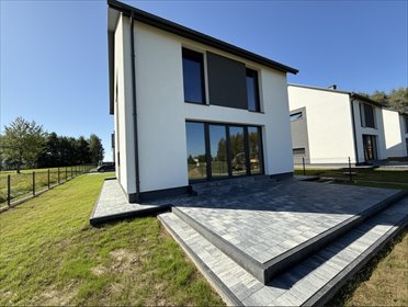 Polecam nowoczesny dom 125 m² z garażem i 5 pokojami w Olchowej dom Olchowa