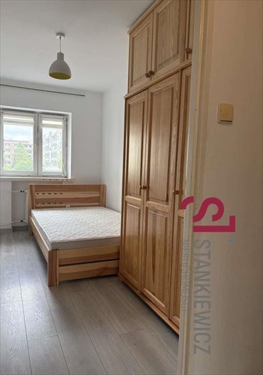 Przestronne 3-pokojowe mieszkanie z balkonem i piwnicą mieszkanie Leszno, Centrum