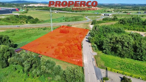 Działka 6173 m² z mediami, dobrym dojazdem w Chęcinach działka Chęciny