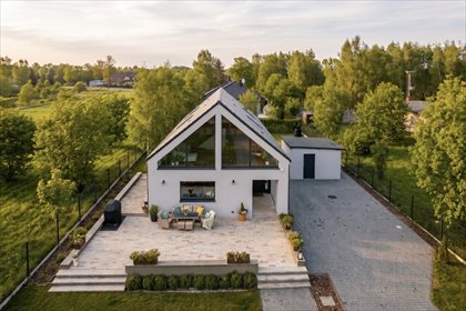 Nowoczesny dom typu „stodoła” 220 m2, gotowy do zamieszkania dom Rasztów, Ogrodowa