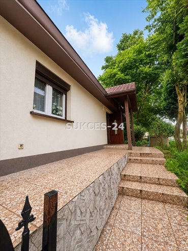 Dom 120 m² z poddaszem i ogrzewaniem gazowym (Kraków) dom Kraków, Nowa Huta, Mogiła