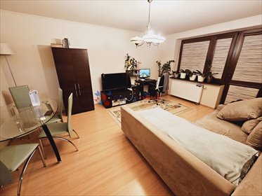 Zapraszam do obejrzenia przestronnego 3-pokojowego mieszkania z balkonem w centrum Piaseczna mieszkanie Piaseczno