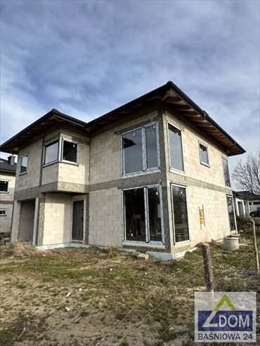 Nowoczesny dom 175m2 z garażem, tarasem i dużymi przeszkleniami dom Motycz, Wiśniowy Motycz