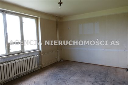 4-pokojowe mieszkanie do remontu z balkonem i piwnicą. mieszkanie Sieradz