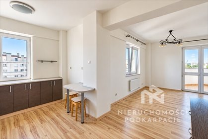 Do sprzedania przestronne mieszkanie 42 m² z dużym balkonem i pięknym widokiem mieszkanie Rzeszów, Graniczna