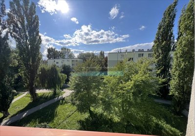 Na sprzedaż 20 m² mieszkanie z potencjałem w Warszawie mieszkanie Warszawa, Włochy, 1 Sierpnia