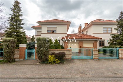 Nowoczesny dom 7 pokoi, ogród, klimatyzacja, garaż dom Bielawa, Salvadora Dali