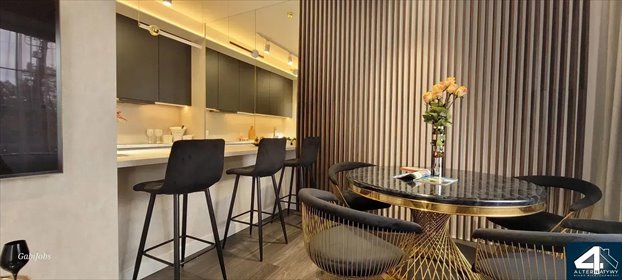 Eleganckie 3-pokojowe mieszkanie z balkonem i klimatyzacją mieszkanie Krośniewice, Plac Wolności