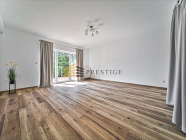 Nowoczesny dom 150 m² w Wilanowie z garażem. dom Warszawa, Wilanów, Zygmunta Vogla