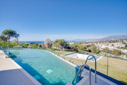 Zapraszam do obejrzenia luksusowego apartamentu 3 sypialnie z tarasem w Marbella mieszkanie Cabopino, Cabopino