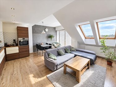Na sprzedaż przestronne mieszkanie 77 m² z balkonami i poddaszem w Giżycku mieszkanie Giżycko
