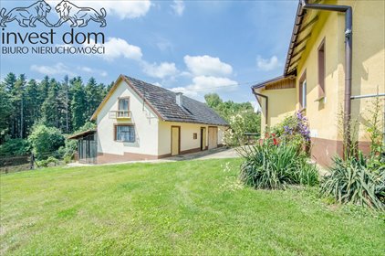 Przestronne siedlisko 104 m² w Bieczu (las, 1ha, budynki) dom Biecz
