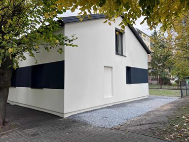 Dom z potencjałem pod biuro lub usługi (160 m²) dom Zduńska Wola