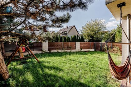 Przestronny dom w zabudowie szeregowej z ogrodem i garażem dom Warszawa, Wawer, Jeziorowa