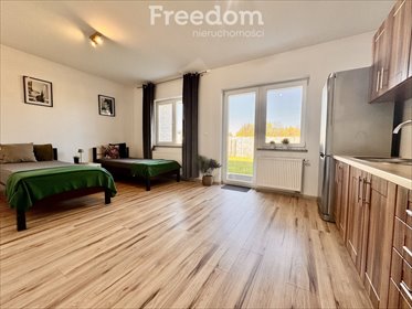 Dom szeregowy 120 m2 z niezależnymi mieszkaniami i ogródkiem dom Żłobizna