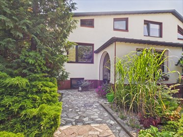 Sprzedam dom 130 m² z tarasami i ogrodem w Starachowicach dom Starachowice, Kasztanowa