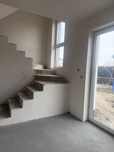 Atrakcyjny dom z ogródkiem i 2 miejscami parkingowymi dom Warszawa, Wawer, Zerzeń