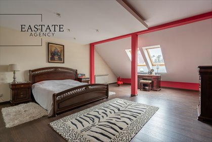 Przestronny dom z garażem i ogrodem w Piastowie dom Piastów