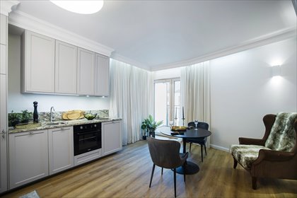 Nowoczesna kawalerka 33 m² w centrum Pragi - balkon, klimatyzacja mieszkanie Warszawa, Targowa