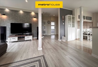 Inwestycja nad morzem: dom z lokalem Żabka i wynajmem dom Bobolin