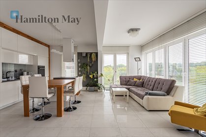 Na sprzedaż jasny 65 m² apartament z dużym tarasem i garażem mieszkanie Warszawa, Praga-Południe, Szaserów
