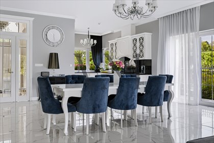Rezydencja 517 m² - 3 niezależne mieszkania - piękny ogród dom Mościska