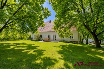 Urokliwy dworek z parkiem, odrestaurowany, 282 m² dom Dąbrowa
