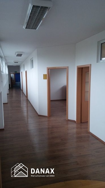 Nowoczesny lokal usługowo-biurowy 500 m2 z parkingiem lokal użytkowy Kraków, Nowa Huta, UJASTEK OK.