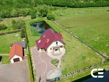 Przestronny dom 155 m² z stawem i ogrodem na dużej działce dom Moszyce, Wesółka