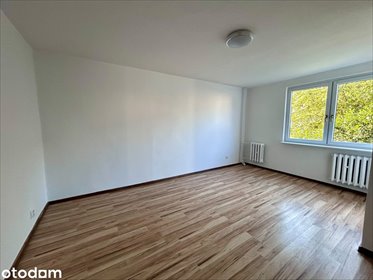 Na sprzedaż kawalerka 28 m² w Mostach - odświeżone, z funkcjonalną kuchnią mieszkanie Mosty