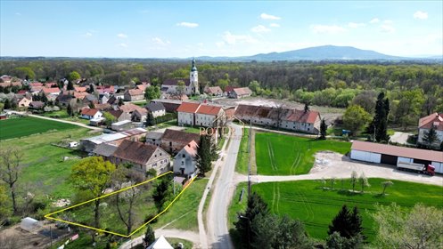 Dom z potencjałem i dużymi budynkami gospodarczymi dom Milin