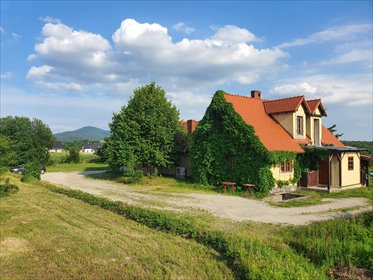Sprzedam dom wolnostojący 266 m² z widokiem na wzgórza dom Sady