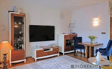 Przestronne 3-pokojowe mieszkanie z loggią i komórką mieszkanie Warszawa, Ursus, Apartamentowa