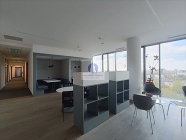 Przestronne biurko w coworkingu na 13. piętrze. lokal użytkowy Warszawa, Ochota, Szczęśliwicka
