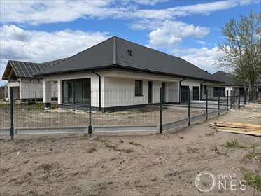 Przestronny dom 182,9 m² z garażem i dużą działką dom Kąty