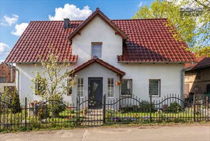 Na sprzedaż przestronny dom 190 m² z garażem i piwnicą dom Dobra