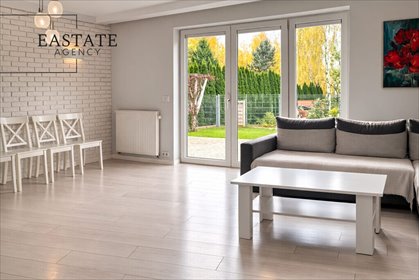 Przestronny skrajny segment z ogrodem 257 m² i kominkiem dom Kobyłka, Wesoła