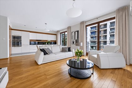 Polecam przestronny apartament 90,9 m² z balkonem na patio w centrum Warszawy mieszkanie Warszawa, Śródmieście, Grzybowska