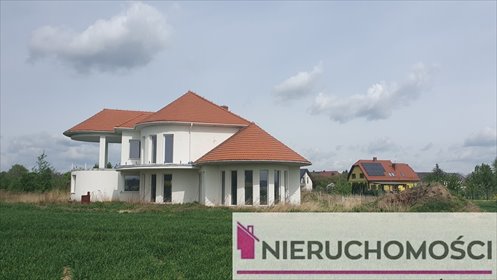 dom na sprzedaż 500m2 dom Burkatów